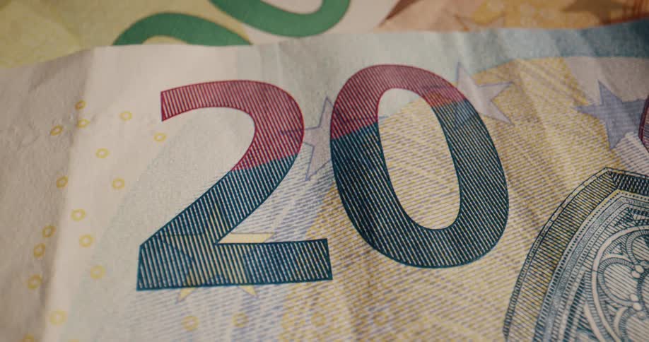 The value designation on a banknote