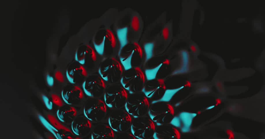 The liquid pattern moves