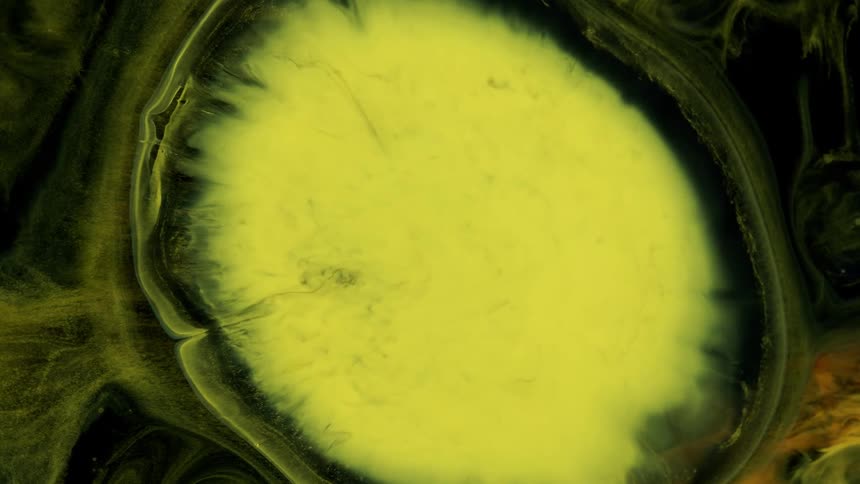 A yellow orb expands until the edges are feathering