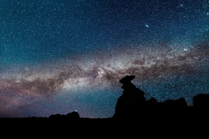 Time lapse of shooting stars at night