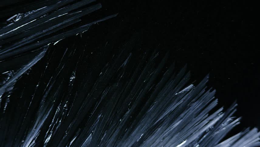 Crystallization of freezing water