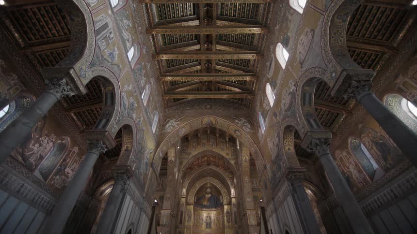 View of a very high ceiling in a cathedral