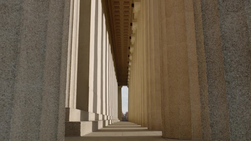 Sunlight shines through pillars