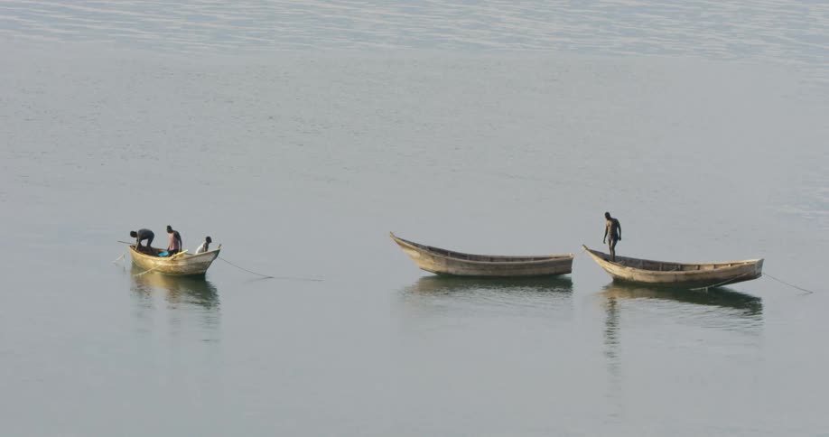Man jumps off boat in the sea