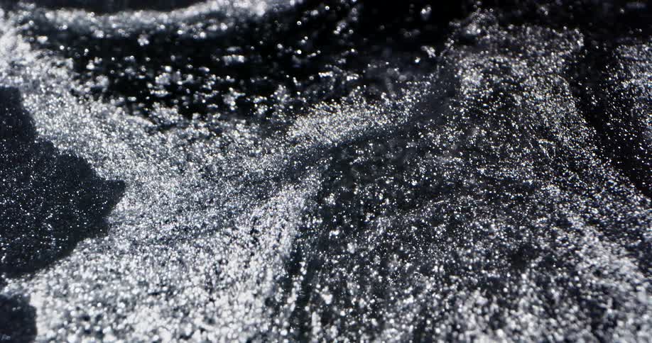 What flows outward as break in ice expands then flows back toward center