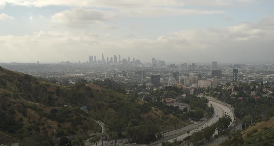 Sparse traffic with hollywood behind during 2020 lockdown