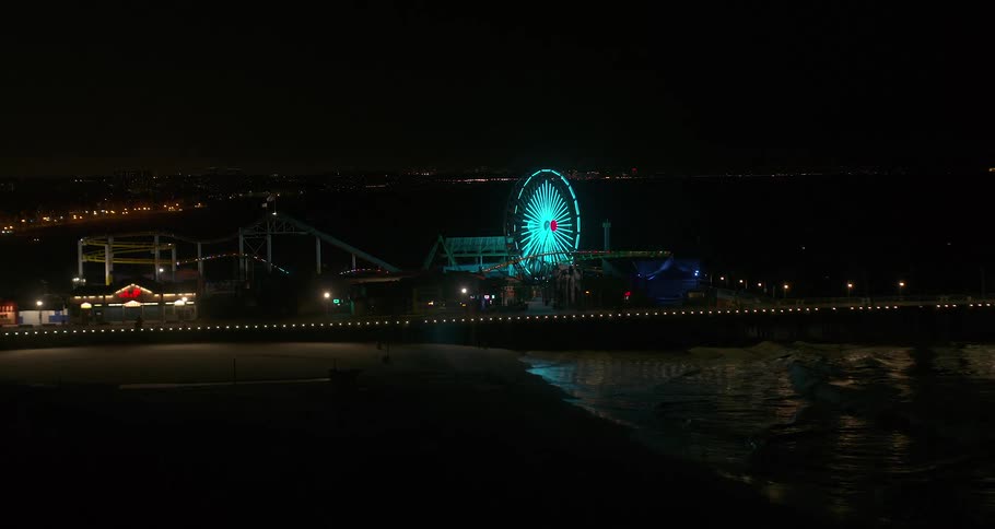 Santa Monica Pier lit up to salute medical workers 2020