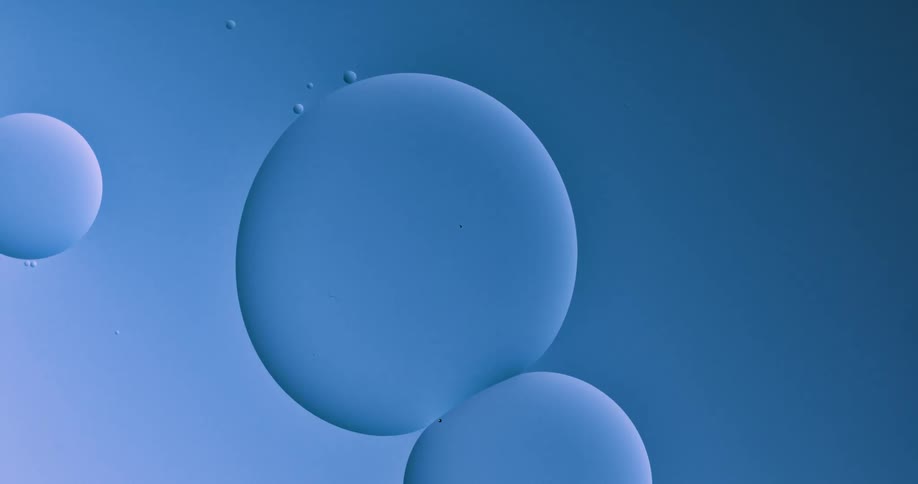 The blue circles move around