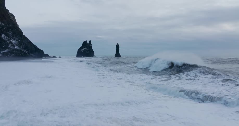 Large waves hit the shore