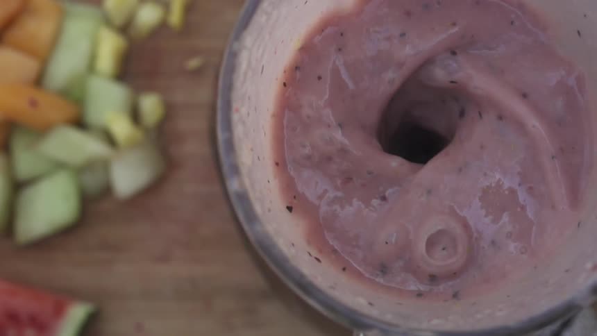 Fruit blending in a blender