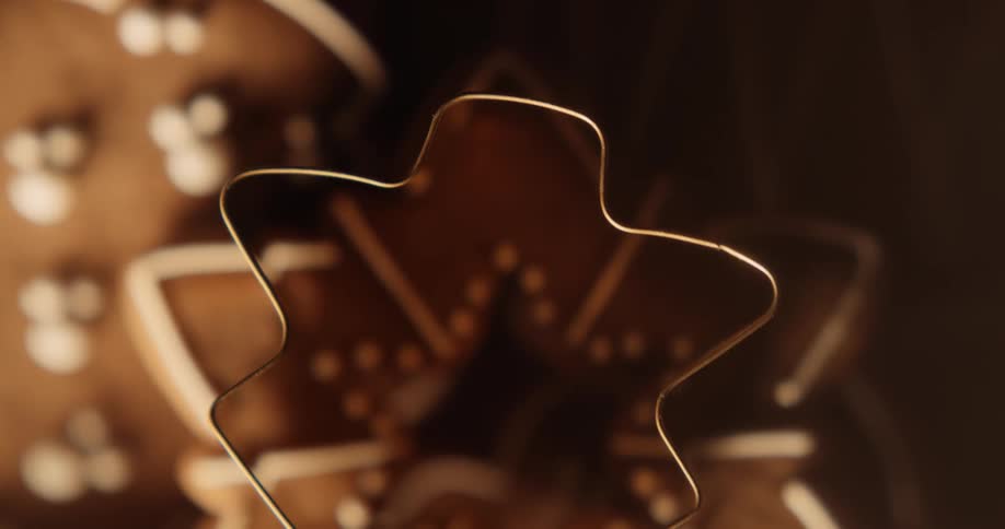 Transparent wire wrapped shape allows view of iced gingerbread