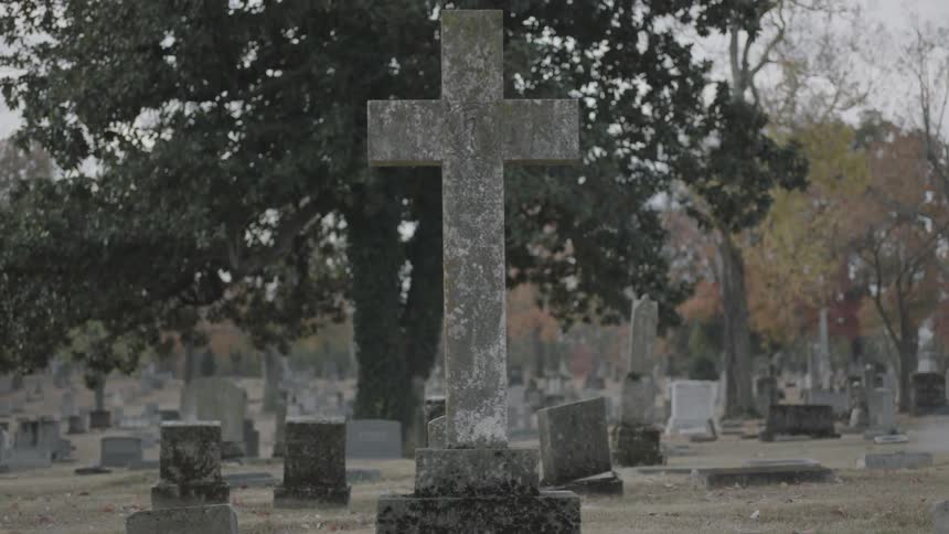 A cross gravestone