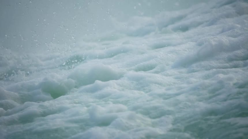 Dynamic Deluge: Rapidly Moving Foaming and Splashing Water