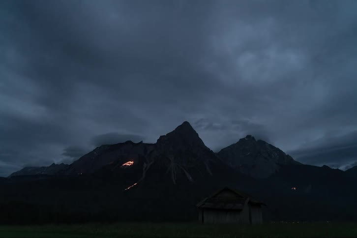 Bergfeuer Timelapse on the side of Mt Sonnenspitze