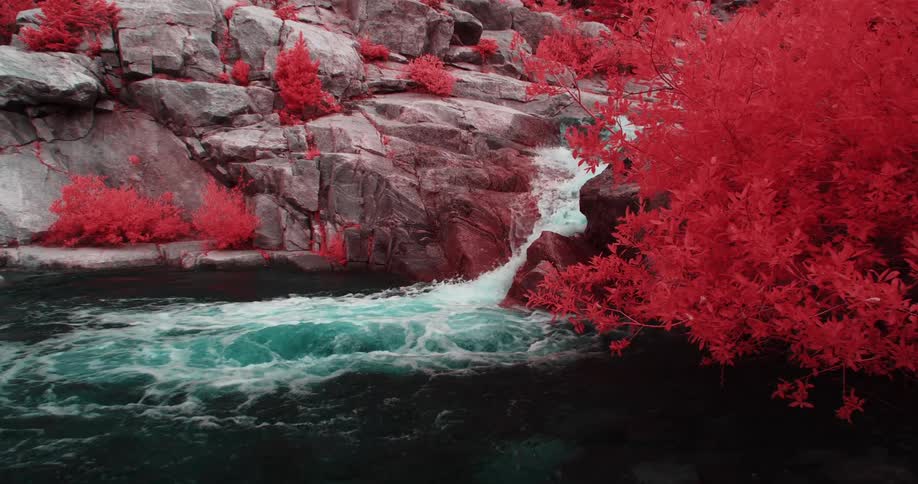 The water passes through the stream