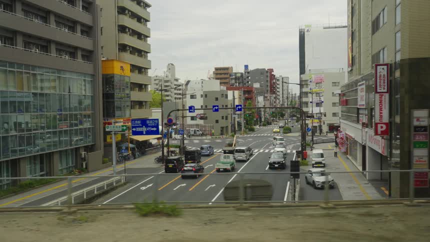 Moving traffic in a Japanese city