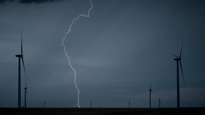 Strong thunder under wind power platforms