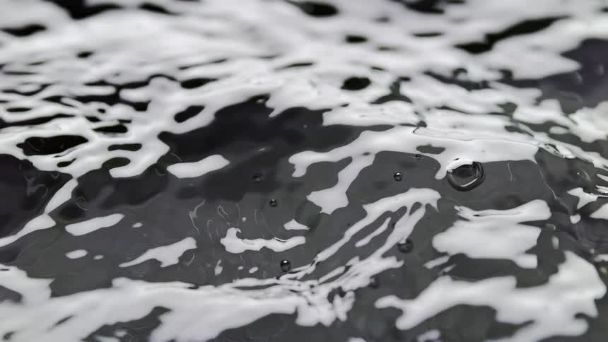 Abstract liquid in disordered motion