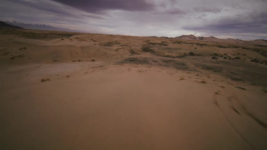 FPV drone footage of sand dunes and desert in Utah