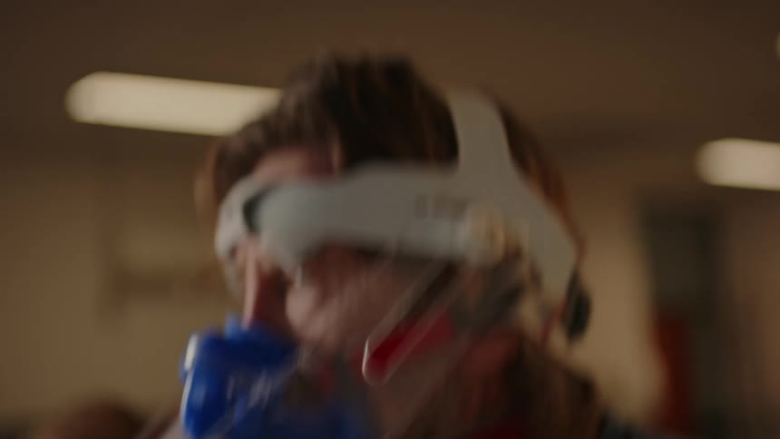 Man runs while wearing mask during a fitness test