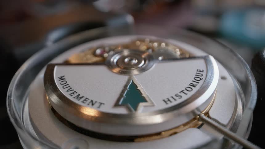 Quartz movement watch