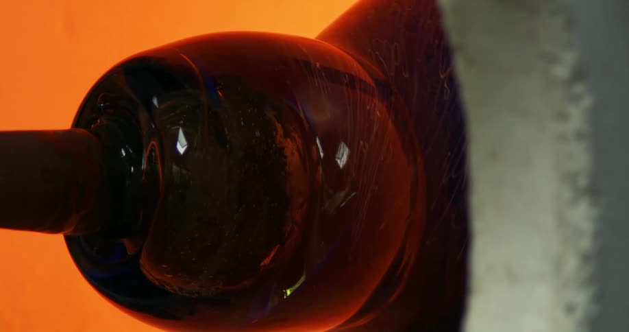 Glass production in a heat and manufacturing machine