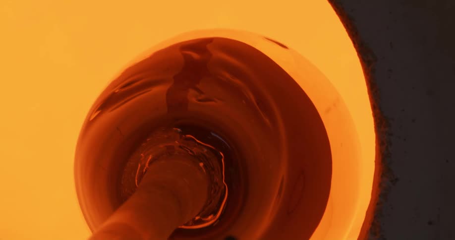 Glass production in a heat and manufacturing machine