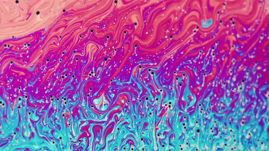 The screensaver has many colors moving around