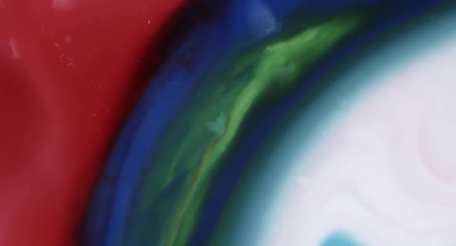 Multicolored layers in mixture expand