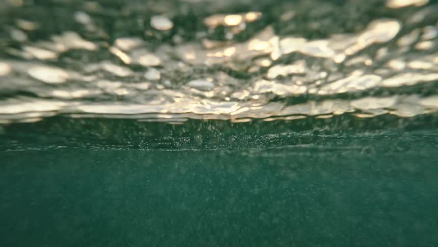 Slow motion sea waves