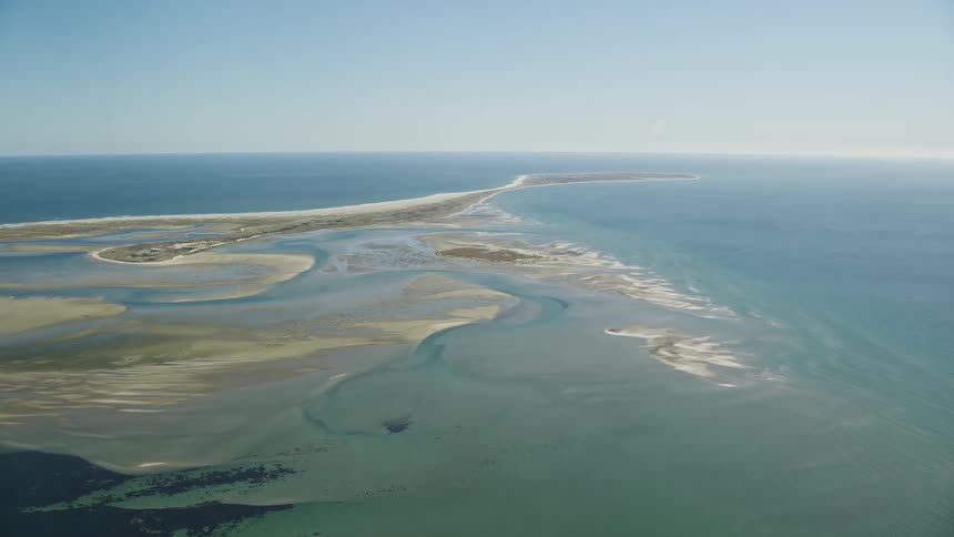 Landscape of wide horizon at midday