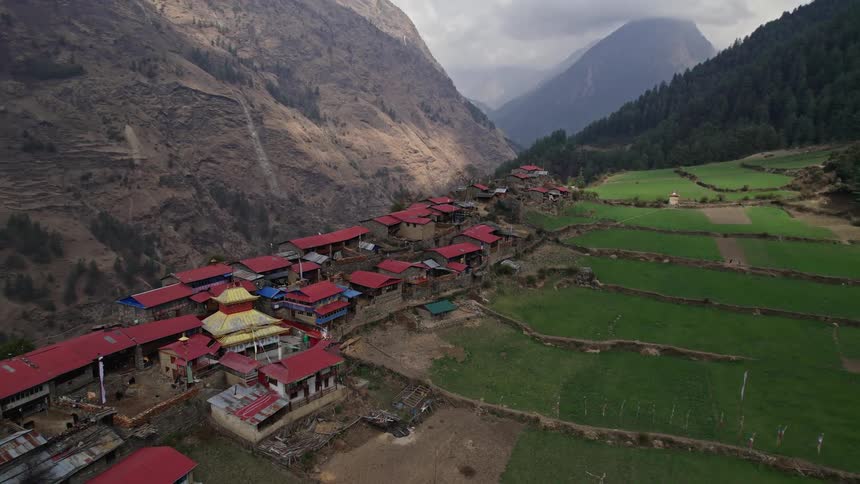 A rural town is on the cliff of the mountain