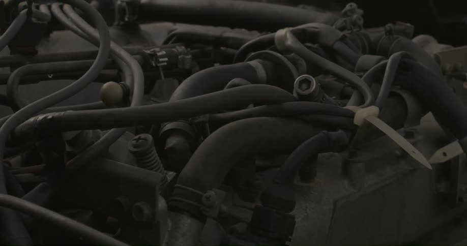 The engine is full of hoses