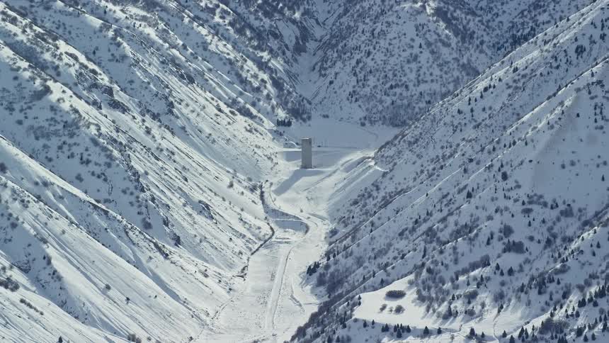 Heavy snow is on the mountain range