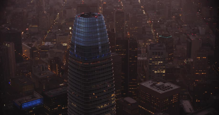 San Francisco, An aerial view of the downtown area of a metropolis at dusk