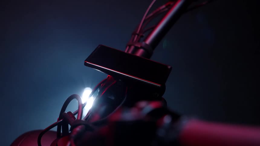 Light reflection on rigged device