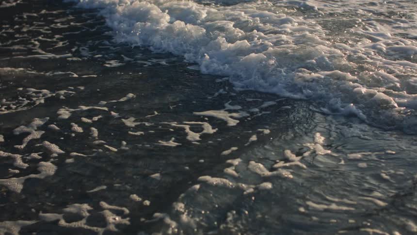 Waves move on the shore