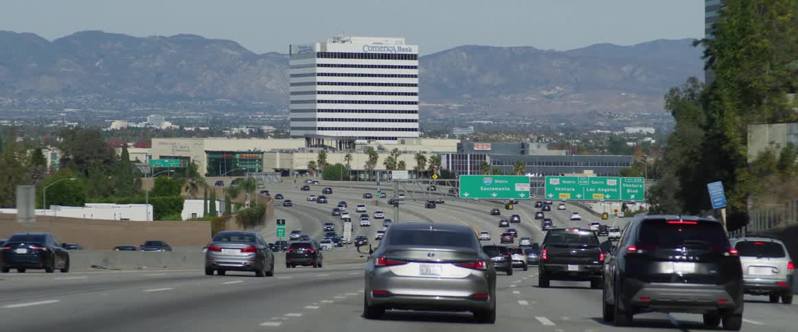 Cars driving on the highway in los angeles