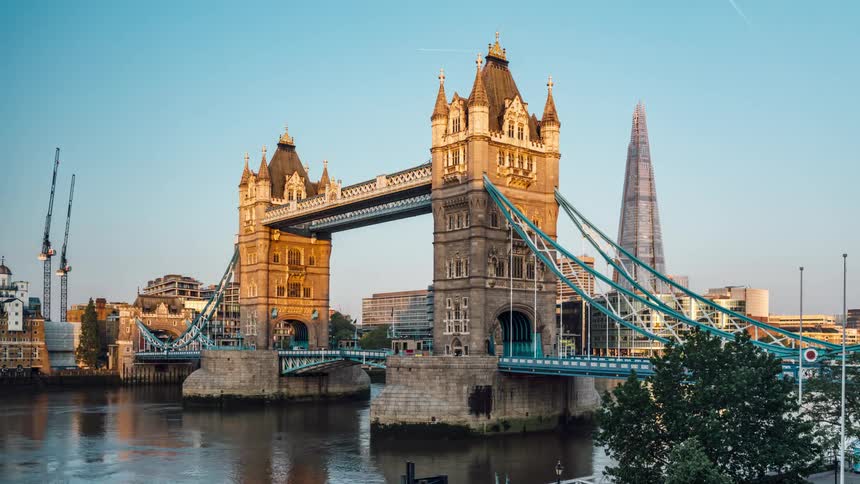 Time lapse of sunrise over the tower bridge in london