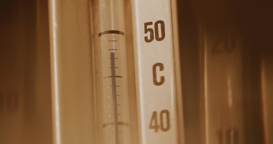 Mercury rises toward 50c on thermometer