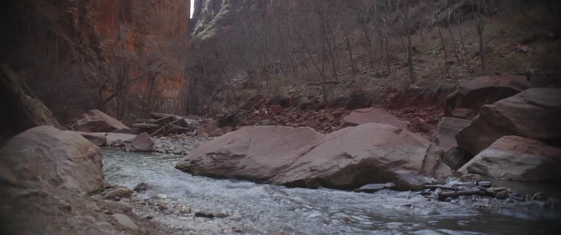 A river runs through a mountain valley