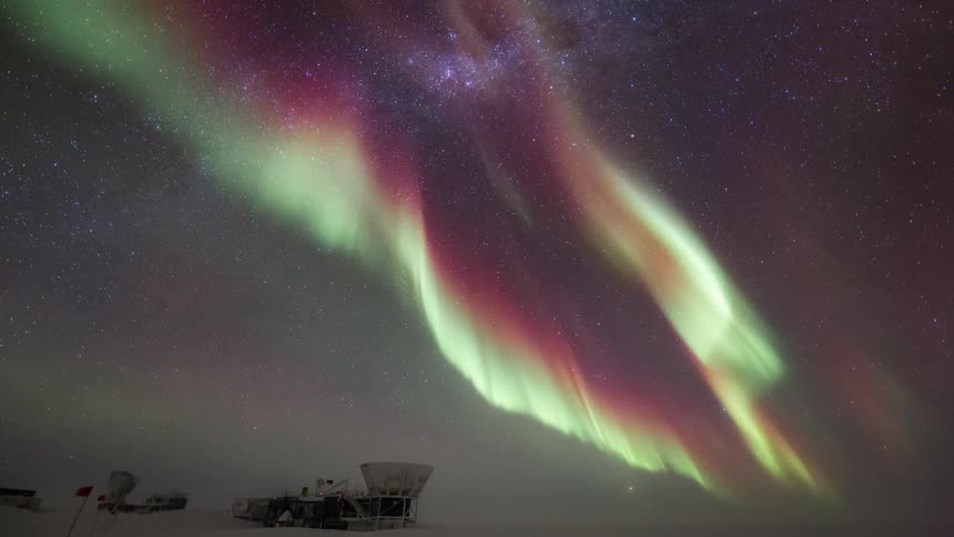 research station in antarctica with colorful Aurora Australis