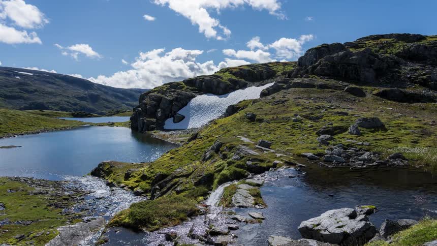 The stream runs through the mountain top