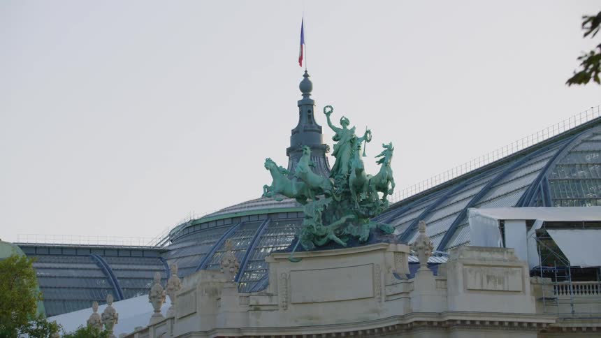 A clip of sculptures on a building
