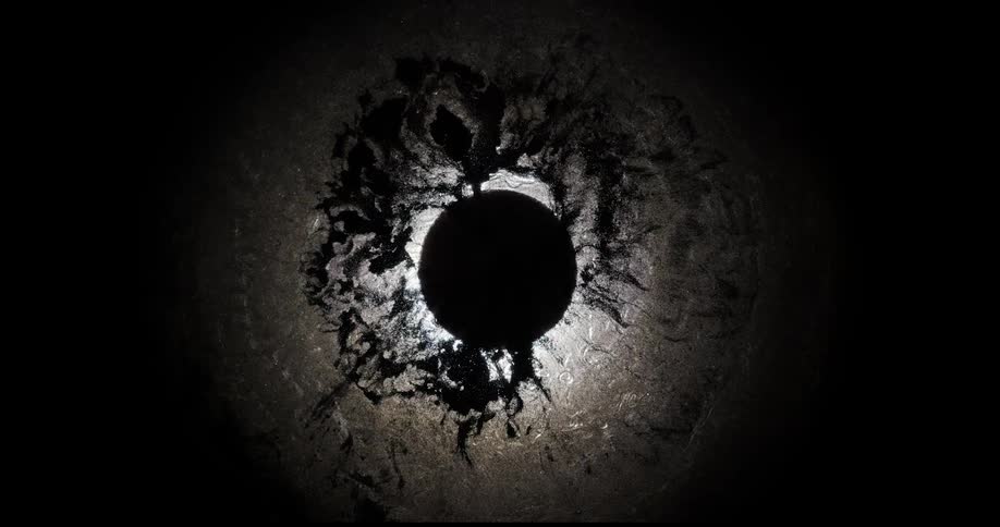 Fluid dynamics simulating an eclipse