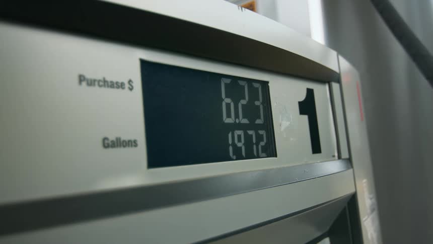 The numbers on the display rise as gas is being pumped