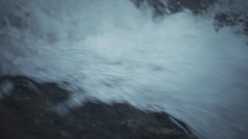 The water rushes in the rapids