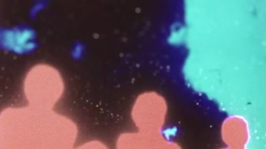 Abstract colors and patterns in liquid form