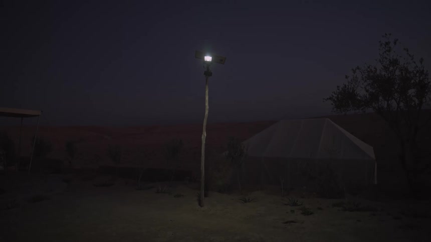 A night clip of a lamppost