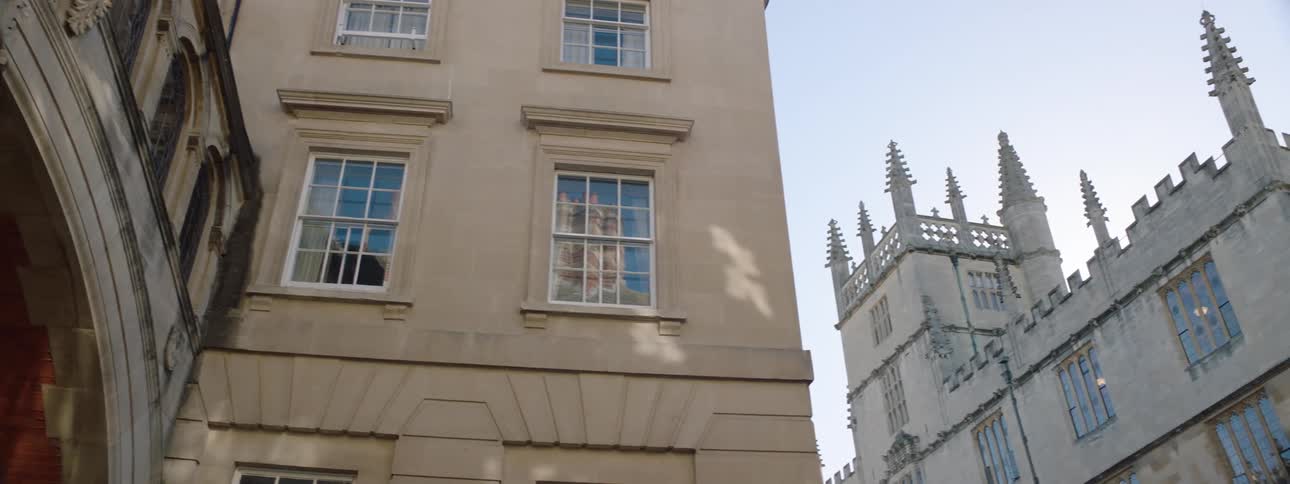 A panoramic shot of the bodleian library and university of oxfords archway